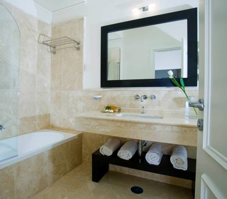 ITALY NAPLES HOTEL DECUMANI 3
